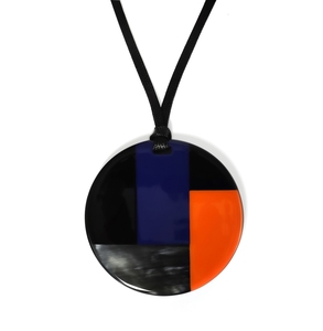 Pendentif bohème de luxe en corne de buffle, élégant ornement en corne sculpté à la main, bijou de mode durable pour superposition créative - Product Image 1