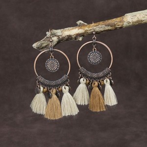 Boucles d'oreilles bohèmes en bois avec pampilles, design antique plaqué bronze, bijoux pendantes tendance pour femmes - Product Image 2