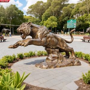 YOUFINE 맞춤형 야외 풍경 동물 동상 실물 크기 야생 동물 정원 예술 장식 청동 도약 호랑이 조각 - Product Image 2