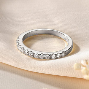 Anillos de media eternidad apilables de moissanita de 2 mm con certificación GRA, color D, VVS1, de cobre con relleno de oro de 14K para mujer, joyería casual y moderna. - Product Image 2