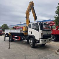 Camion grue articulée Sinotruk HOWO 4x2 de 5 tonnes avec benne de chargement de 4,2 m pour la construction urbaine