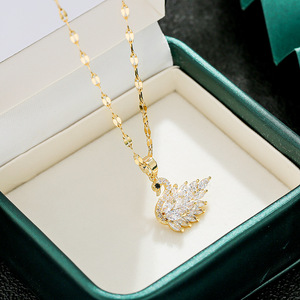 Chaîne de chandail Femme Net Red Tide Niche Light Luxury Swan Necklace European and American Simple Wild Temperament Clavicule Chain - Product Image 3