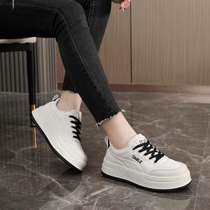 Chaussures de marche quotidiennes pour femmes 2026 personnalisées, à lacets, style mocassins épais, légères, antidérapantes, imperméables, en maille, pour l'automne - Product Image 3