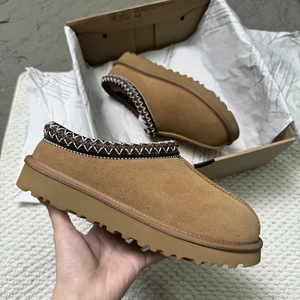 Botas cortas de invierno para mujer con suela gruesa y aislamiento adicional para mayor calidez, disponibles en stock, con forro de algodón grueso. - Product Image 5