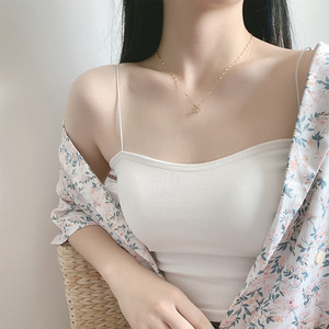 Collana da donna in rame con zirconi quadrati piccoli, stile lusso leggero, con ciondolo a catena a onde d'acqua, ispirata al Little Red Book - Product Image 2