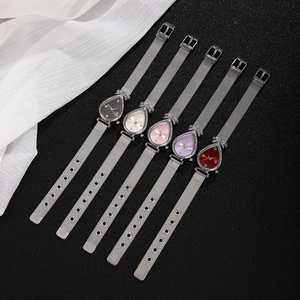 <span class=keywords><strong>Montre</strong></span> à quartz pour <span class=keywords><strong>femme</strong></span> YuSa1086 avec strass colorés et <span class=keywords><strong>bracelet</strong></span> <span class=keywords><strong>fin</strong></span>, cadran positionné librement, <span class=keywords><strong>bracelet</strong></span> réglable - Product Image 6