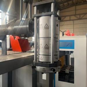 Machine de moulage par extrusion-soufflage directe d'usine pour bouteilles d'<span class=keywords><strong>eau</strong></span> en plastique HDPE/PP de 1L, bidons et contenants de détergent - Product Image 5