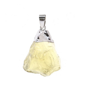 <span class=keywords><strong>Colgante</strong></span> de piedra natural cabeza de oro blanco dorado cristal crudo al por mayor <span class=keywords><strong>colgante</strong></span> de jade <span class=keywords><strong>colgante</strong></span> de <span class=keywords><strong>amatista</strong></span> irregular - Product Image 6