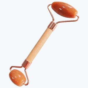 Rodillo Facial de Doble Cabeza con Mango de Madera y Aventurina Roja para Masaje y Belleza, con Logotipo Personalizado - Product Image 6