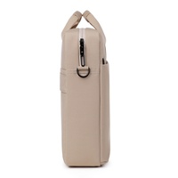 Sac pour ordinateur portable de jeu de 17 pouces en polyester respirant, imperméable, résistant aux chutes avec airbag à 360 degrés, avec logo personnalisé