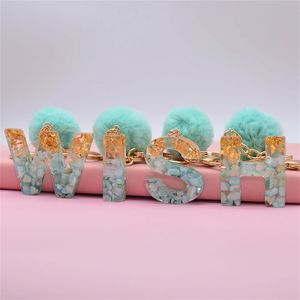 Colgante para llaves con letras y 26 iniciales, pompón esponjoso verde, bolso para chicas, abalorios para llavero con alfabeto de resina con degradado brillante - Product Image 2