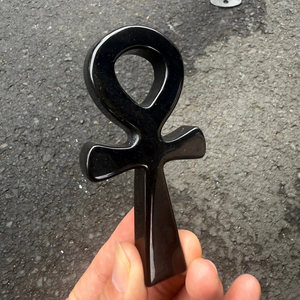 Venta al por mayor de alta calidad: Cruz tallada de obsidiana natural y cuarzo ANKH para decoración y oración curativa. - Product Image 1