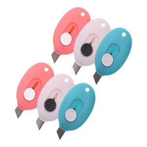 Cuchilla de Corte Color Caramelo, Cuchillo Multiusos para Estudiantes de 9 mm, Abrepaquetes Seguro - Product Image 1