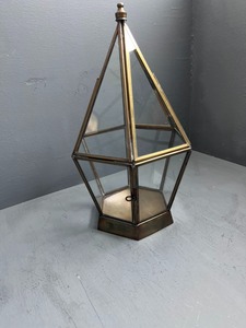 โคมไฟตกแต่งทำจากทองเหลืองและแก้ว ดีไซน์งานฝีมือ สำหรับตกแต่งบ้าน น้ำหนักเบา ปลอดสารพิษ คุณภาพสูง ผลิตในอุตรพัฎฐ์ - Product Image 2