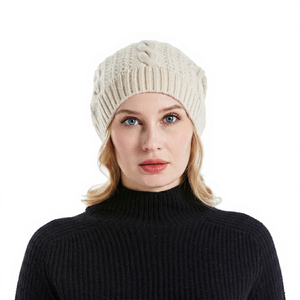 Chapeau en tricot côtelé rayé décontracté pour femme, idéal pour la plage - Product Image 1