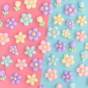 Cabujón de resina de estilo coreano con flores coloridas y base plana, dije de resina Kawaii para accesorios de cabello infantiles - Product Image 4