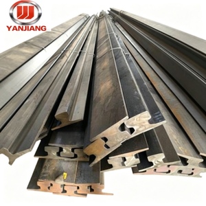 <span class=keywords><strong>Rail</strong></span> en <span class=keywords><strong>acier</strong></span> <span class=keywords><strong>galvanisé</strong></span> préfabriqué pour une guidage linéaire fluide et un support de charge fiable dans les systèmes de construction - Product Image 3