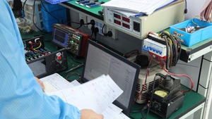 เครื่องชาร์จเรือในเรือ SCT-2420-220พรีเมี่ยม, เอาต์พุตเดียว28โวลต์ตู้ IP22เหล็ก28A ไฟฟ้าขั้นสูง - Product Image 4