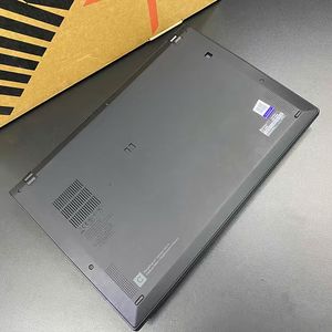 โน้ตบุ๊ก Lenovo ThinkPad X1 Carbon 2020 ขนาด 14 นิ้ว หน้าจอ FHD  ซีพียู Intel Core i5 รุ่นที่ 10 แรม 16GB SSD 512GB น้ำหนักเบา สำหรับธุรกิจ ดีไซน์บางเฉียบ - Product Image 2