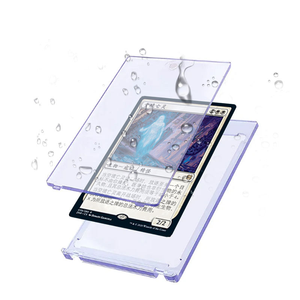 Porta Tarjetas Magnéticas One Touch de 35pt con Cierre de Cremallera, Protector para Tarjetas Coleccionables y de Juegos Deportivos - Product Image 1