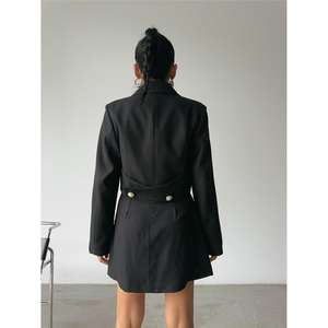 Chaqueta Corta Reversible de Piel de Oveja Negra, Estilo Bomber, Diseño Sólido, Detalles de Botones de Perla, Apliques, Patchwork, Tinte Natural - Product Image 6