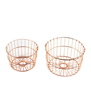 Cesta de alambre <span class=keywords><strong>con</strong></span> asas, cesta de almacenamiento de hierro oro rosa, soportes para verduras, cestas de almacenamiento de despensa tejidas para la colada - Product Image 1