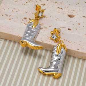 Pendientes Asimétricos de Bota Vaquera Occidental - Pendientes de Estrella Bicolor Oro y Plata con Baño de Oro de 18K, Regalo Retro Y2K de Moda para Mujer - Product Image 1