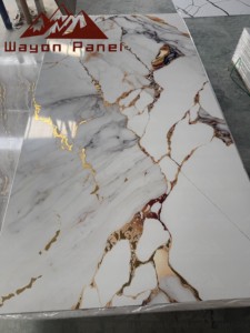 Les panneaux muraux commerciaux en marbre <span class=keywords><strong>PVC</strong></span> imperméables classiques au design moderne WAYON sont utilisés <span class=keywords><strong>dans</strong></span> le salon des villas. - Product Image 4