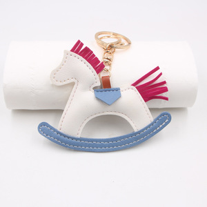 Llavero de Cuero Hecho a Mano con Diseño de Caballito de Juguete, Joyería Animal para Bolsos y Accesorios de Coche - Product Image 3