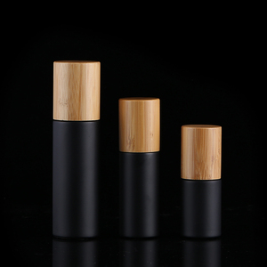 Flacon de lotion en verre <span class=keywords><strong>noir</strong></span> mat de 100 ml de qualité supérieure, pompe en <span class=keywords><strong>bambou</strong></span>, emballage cosmétique en bois naturel - Product Image 2