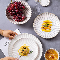 Assiette à dîner en céramique en forme de chrysanthème, vaisselle en porcelaine blanche de luxe, service de table pour restaurant