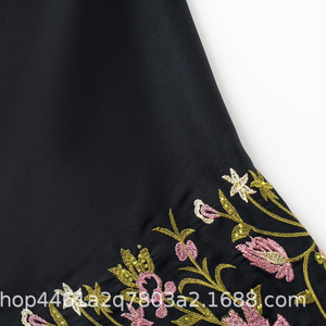 Set Hijab Elegante in Lana e Chiffon <span class=keywords><strong>con</strong></span> Ricami Floreali, <span class=keywords><strong>Abito</strong></span> in Stile Etnico <span class=keywords><strong>con</strong></span> <span class=keywords><strong>Maniche</strong></span> Lunghe e Abaya <span class=keywords><strong>a</strong></span> <span class=keywords><strong>Maniche</strong></span> <span class=keywords><strong>a</strong></span> <span class=keywords><strong>Pipistrello</strong></span> - Product Image 3