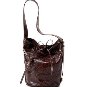 Bolso Tipo Cubo de Cuero Genuino Marrón Arrugado con Cierre de Cordón, OEM para Marcas Artesanales que Buscan una Estética de Lujo Orgánico - Product Image 1