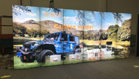 Fabricant chinois de la marque LINGTONG, grand format personnalisé, panneau publicitaire LED pliable et portable en tissu SEG rétroéclairé résistant aux flammes