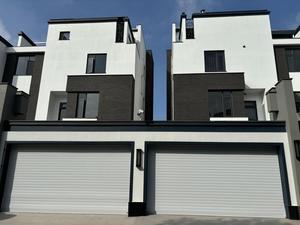Volets roulants électriques en aluminium à isolation thermique et haute résistance au vent, <span class=keywords><strong>prix</strong></span> usine, pour garages résidentiels et entrepôts - Product Image 1