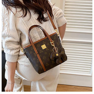 Bolso cuadrado de moda vintage exquisito para mujer, bolso de mano de cuero minimalista personalizado, impermeable, bandolera de un solo hombro - Product Image 5