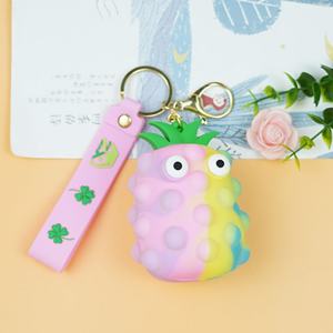 Porte-clés Ananas Colorés et Mignons en Gros, Pendentifs pour Sacs, Porte-clés de Voiture pour Cadeaux Promotionnels - Product Image 6