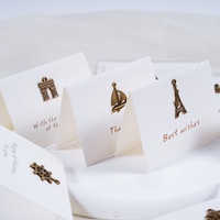 Carte de vœux simple en carton de style Ins avec bouquet de fleurs et petites cartes de message florales blanches en anglais pour anniversaire