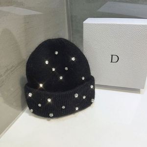 Gorros de Punto Personalizados al por Mayor para Invierno, Gorros de Piel de Conejo con Pedrería para Mujer - Product Image 2