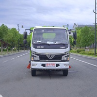 Dongfeng 4000L Camion de nettoyage des rues de la ville Camion balayeuse de route sous vide pour la piste de l'aéroport