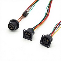 Assemblage de câble de connecteur de charge de moto électrique étanche personnalisé M25 40A 50A 2 + 4 2 + 5 broches siège à bride de prise mâle