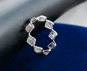 Bague éternité carrée en obsidienne noire rutilée avec métal argent sterling 925, style luxueux - Product Image 3