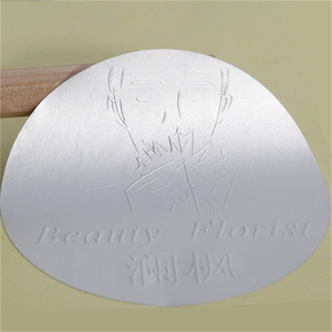 Etiquetas Adesivas Personalizadas à Prova d'Água para Velas, Minimalistas, em Relevo, com Acabamento Fosco Prateado, Embalagem Especial para Selagem - Product Image 1