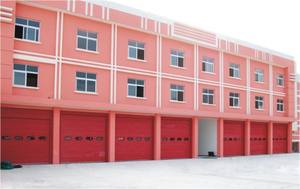 Puerta de metal industrial seccional automática de último diseño Puerta de garaje de fábrica grande con vidrio - Product Image 5