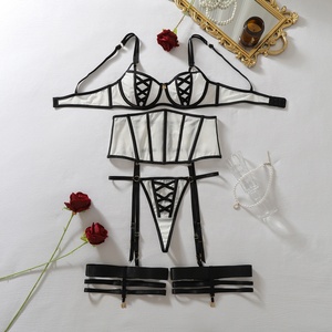 Ensemble de lingerie intime haut de gamme pour femme, en résille, avec soutien-gorge à armatures, corset <span class=keywords><strong>serre</strong></span>-<span class=keywords><strong>taille</strong></span>, <span class=keywords><strong>porte</strong></span>-jarretelles et string - Product Image 2