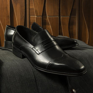 Chaussures habillées décontractées de luxe haut de gamme avec traitement antidérapant, confortables pour un usage professionnel, chaussures d'extérieur pour hommes - Product Image 1