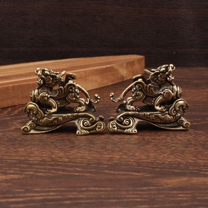 Statues en laiton de créatures mythiques Pixiu, 2 pièces, décoration Feng Shui pour la maison, décoration de salon, cadeau du Nouvel An chinois - Product Image 1