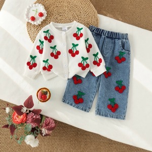 Ensemble <span class=keywords><strong>2</strong></span> pièces pour filles : Cardigan brodé cerises et jean, pull blanc boutonné, vêtements de fête pour enfants - Product Image 1