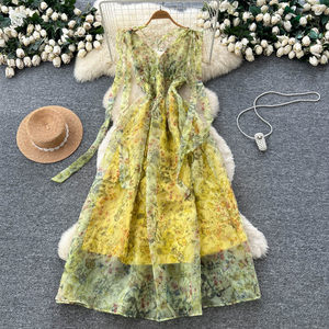 Vestido estampado de lujo, vestido estampado en la cintura con lazo, vestido acampanado de malla de gasa con detalles de diseño y dobladillo acampanado - Product Image 5