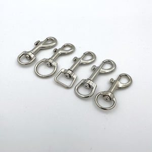 Mosquetón de Alta Calidad para Correa de Perro, con Anillo Giratorio y Cierre de Seguridad - Product Image 2